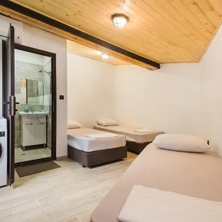 Hristova Kashta - христова къща Holiday home Cherni Vrukh