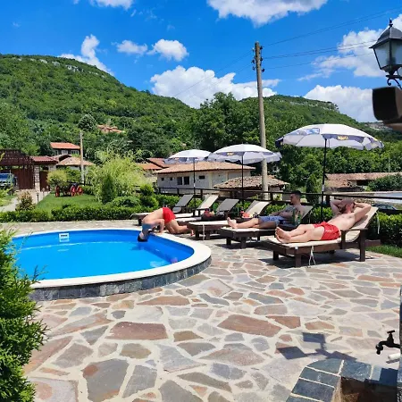 Hristova Kashta - христова къща Holiday home Cherni Vrukh